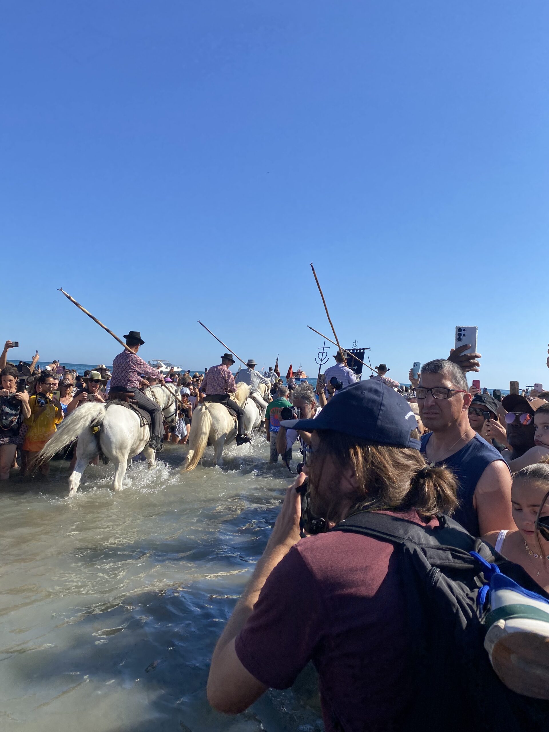 Procesión de Sara la Kali hacia el mar